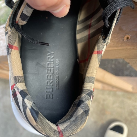 BURBERRY SHOES - Picture 10 of 12